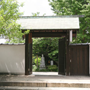 ��t��